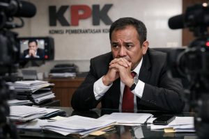 bupati langkat ditetapkan sebagai tersangka oleh kpk setelah terbukti menerima suap sebesar rp 800 juta, menunjukkan tindakan tegas dalam pemberantasan korupsi di indonesia.